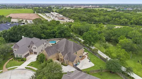 2300 Halls Creek Court Friendswood TX 77546