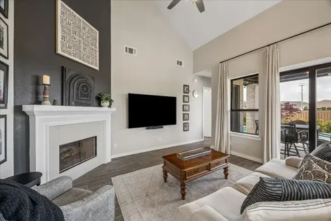 438 Livermore Street Webster TX 77598