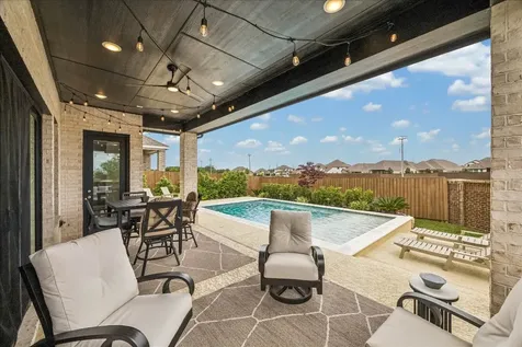 438 Livermore Street Webster TX 77598