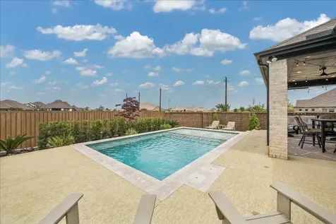 438 Livermore Street Webster TX 77598