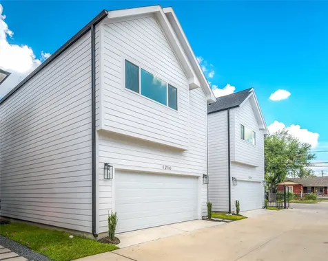 1216 Mcneil Street Houston TX 77009