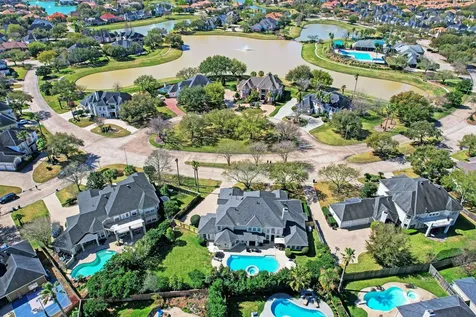 1631 Lakeshore Way Houston TX 77077