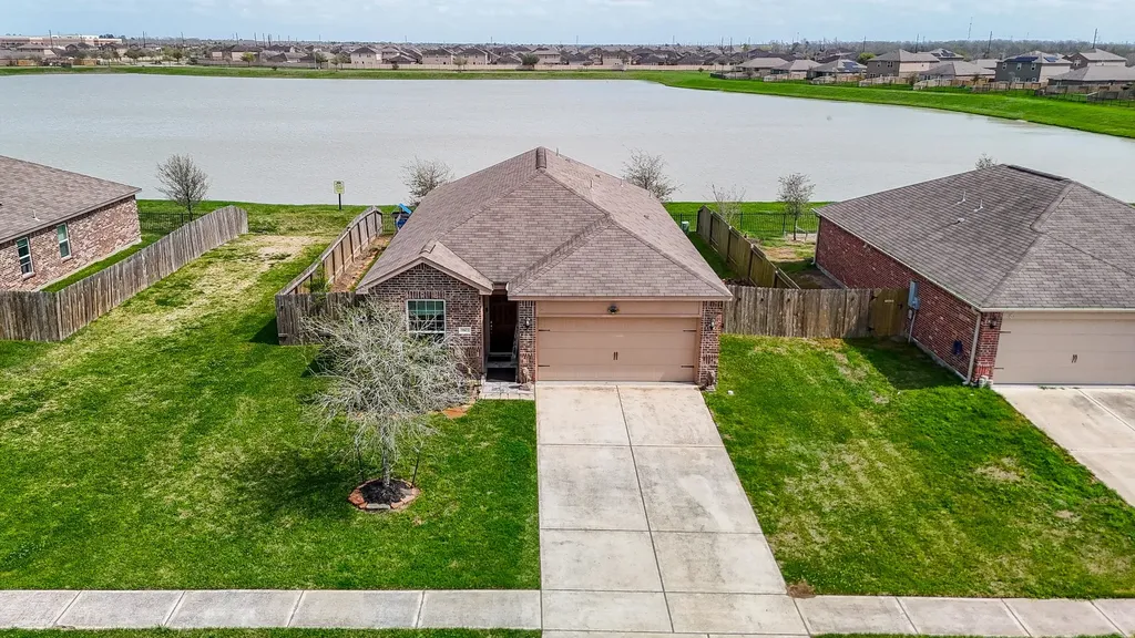 9803 Garnet Grove Drive Rosharon TX 77583