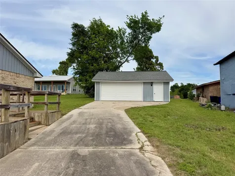 337 W Cattle Drive Onalaska TX 77360