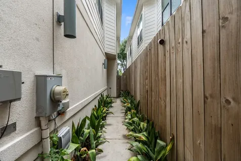 4205 Koehler Street B Houston TX 77007