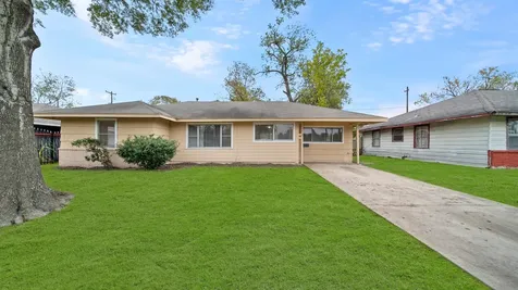 8018 Sharondale Drive Houston TX 77033