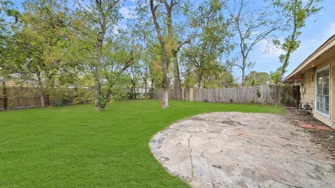 8018 Sharondale Drive Houston TX 77033