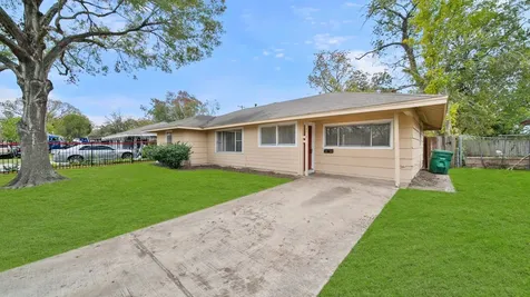 8018 Sharondale Drive Houston TX 77033
