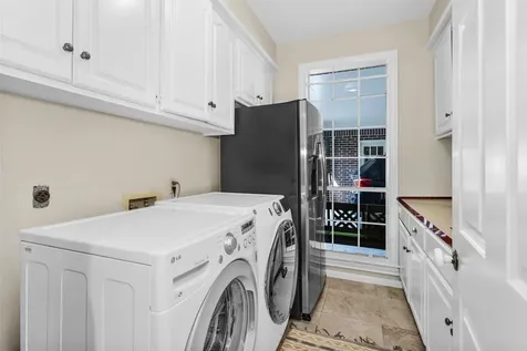 6 S Brokenfern Drive The Woodlands TX 77380