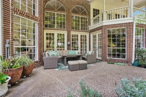 6 S Brokenfern Drive The Woodlands TX 77380