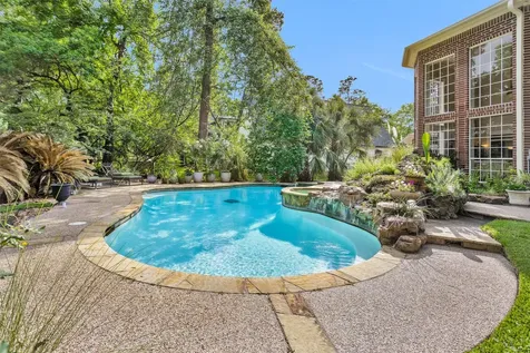 6 S Brokenfern Drive The Woodlands TX 77380