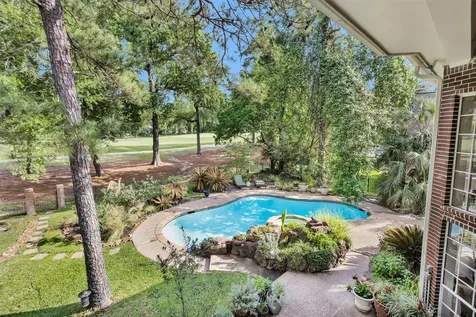 6 S Brokenfern Drive The Woodlands TX 77380
