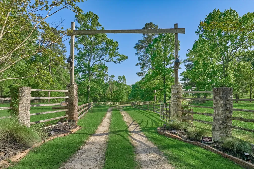 23004-2 Landrum Village Drive Montgomery TX 77316