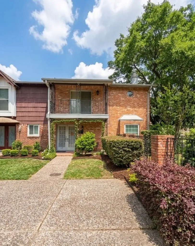 1789 Saxony Lane Houston TX 77058