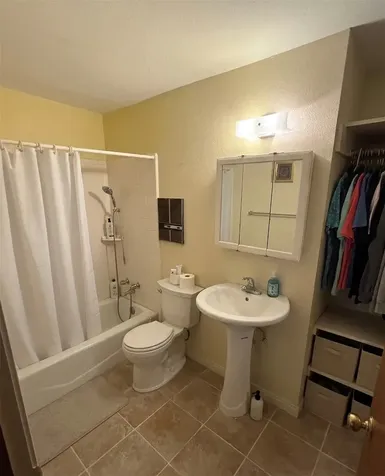 1789 Saxony Lane Houston TX 77058