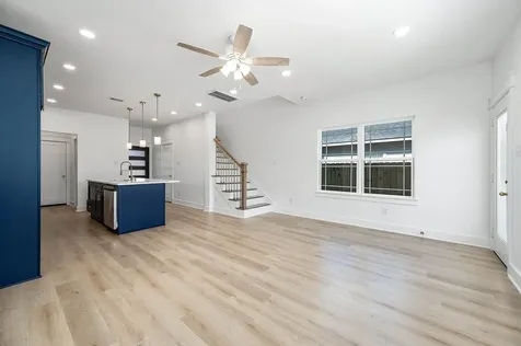 8602 Hoffman Street Houston TX 77016