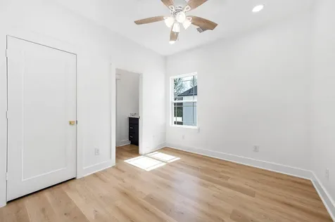 8602 Hoffman Street Houston TX 77016
