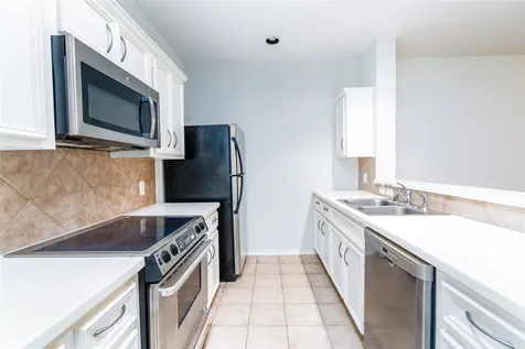 850 W Heights Hollow Lane Houston TX 77007