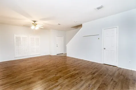 850 W Heights Hollow Lane Houston TX 77007