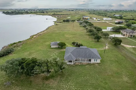 842 County Road 478 Palacios TX 77465