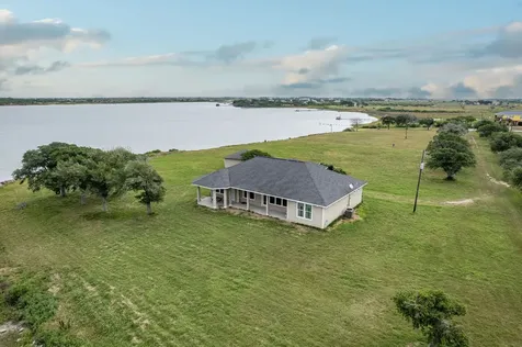 842 County Road 478 Palacios TX 77465