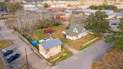 304 W Wheat Street Woodville TX 75979