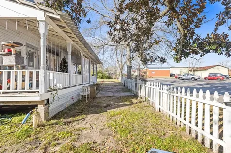 304 W Wheat Street Woodville TX 75979