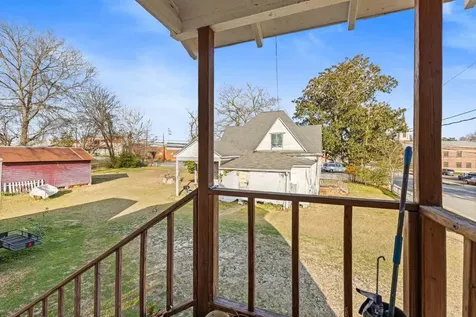 304 W Wheat Street Woodville TX 75979