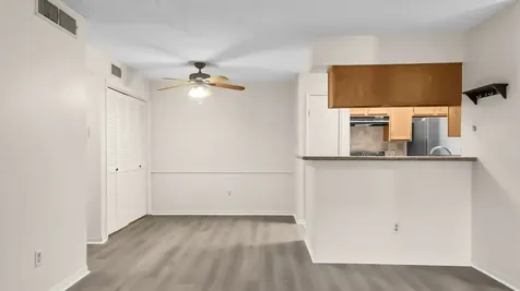 2120 El Paseo Street 1403 Houston TX 77054