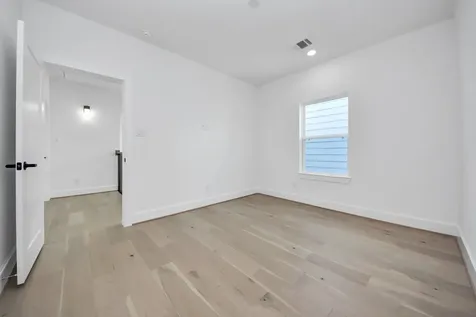923 Fisher Street E Houston TX 77018
