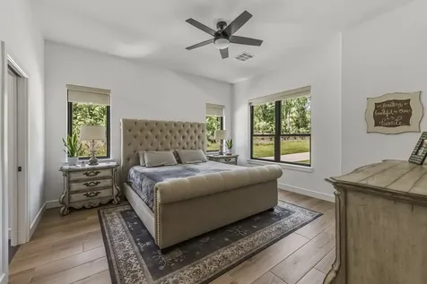 157 Wagon Pass Drive Huntsville TX 77340