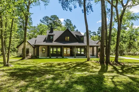 157 Wagon Pass Drive Huntsville TX 77340