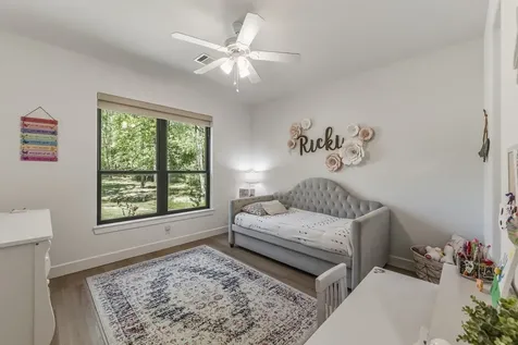 157 Wagon Pass Drive Huntsville TX 77340