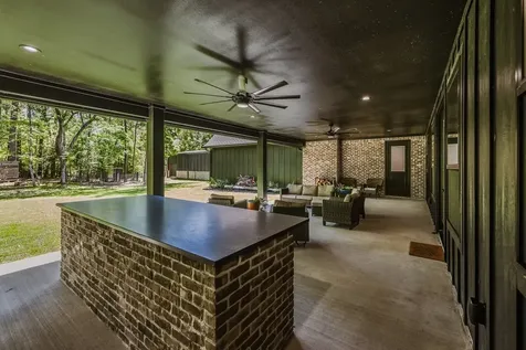 157 Wagon Pass Drive Huntsville TX 77340