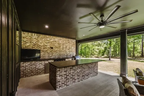 157 Wagon Pass Drive Huntsville TX 77340