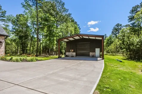 157 Wagon Pass Drive Huntsville TX 77340