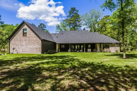 157 Wagon Pass Drive Huntsville TX 77340