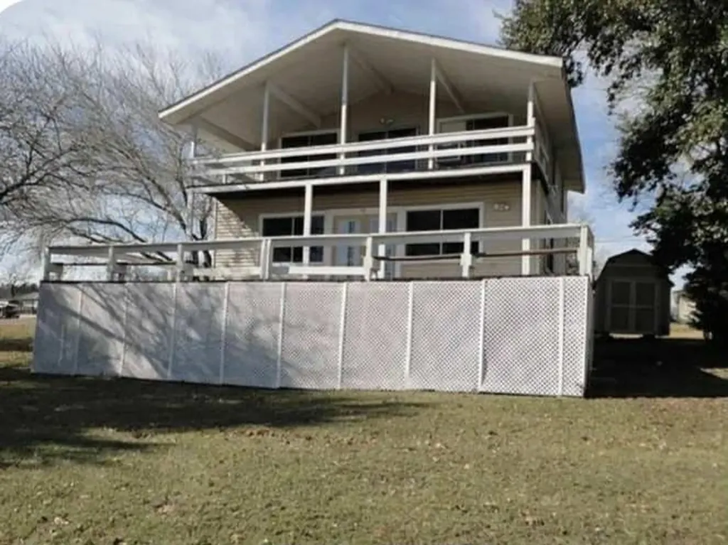 57 Lake Shore Lane Riverside TX 77320