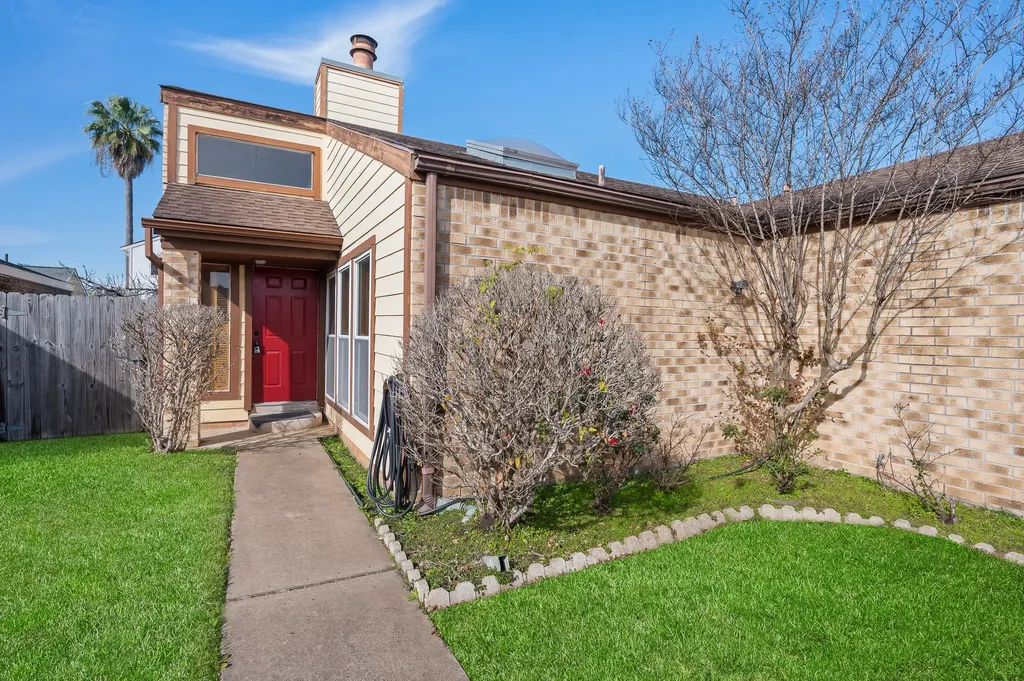 4330 Willow Beach Drive Houston TX 77072