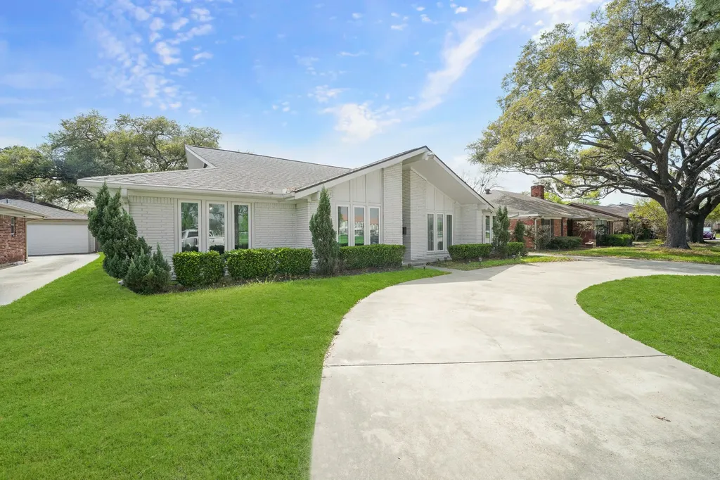 6215 S Braeswood Boulevard Houston TX 77096