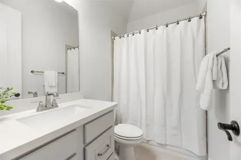 1907 Creekwood Cove Missouri City TX 77459