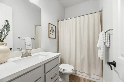 1907 Creekwood Cove Missouri City TX 77459