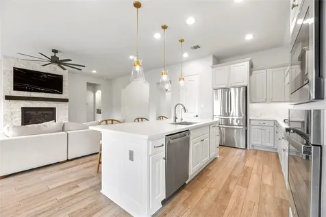 1907 Creekwood Cove Missouri City TX 77459