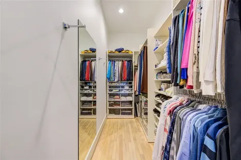 2727 Kirby Drive 27d Houston TX 77098