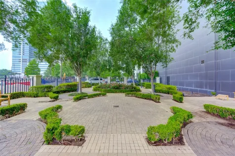 2727 Kirby Drive 27d Houston TX 77098