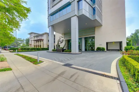 2727 Kirby Drive 27d Houston TX 77098