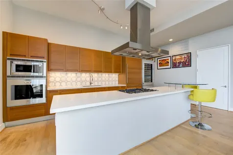 2727 Kirby Drive 27d Houston TX 77098