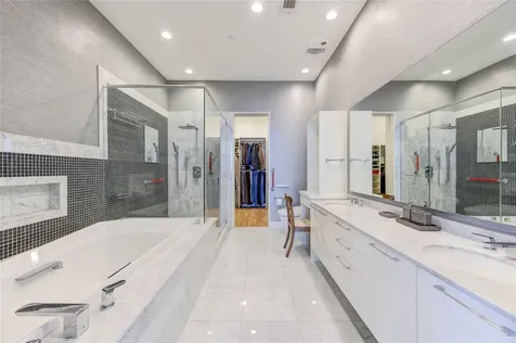 2727 Kirby Drive 27d Houston TX 77098