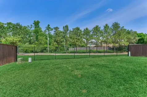 155 W Wading Pond Circle Tomball TX 77375