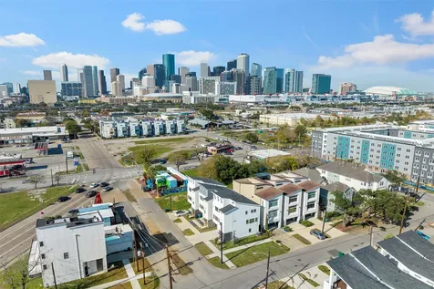2413 Pease Street Houston TX 77003